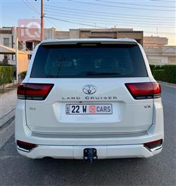 تۆیۆتا لاند کروزەر